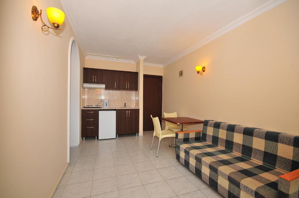 Ozturk Apart Hotel Marmaris Bilik gambar